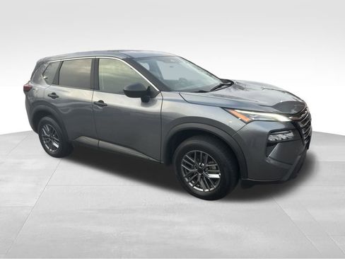 Used 2024 Nissan Rogue S image 23