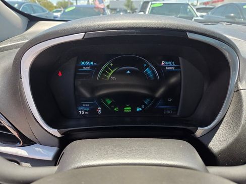 Used 2017 Chevrolet Volt LT FWD image 31