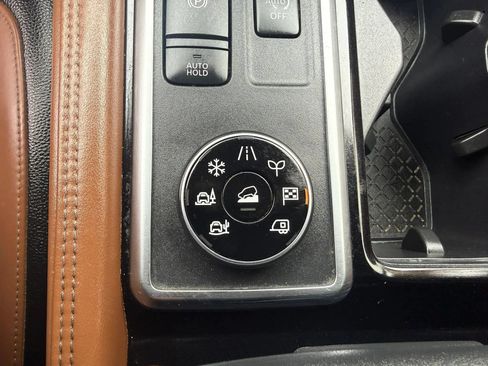 Used 2023 Nissan Pathfinder Platinum AWD/4WD image 25