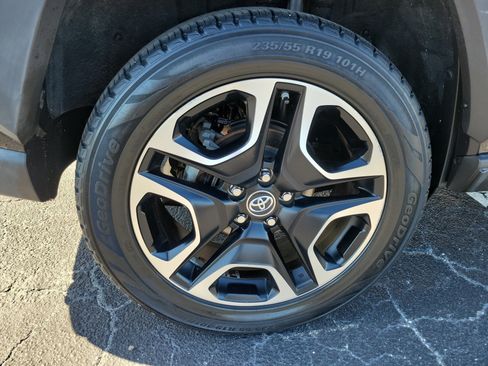 Used 2019 Toyota RAV4 Adventure AWD/4WD image 7