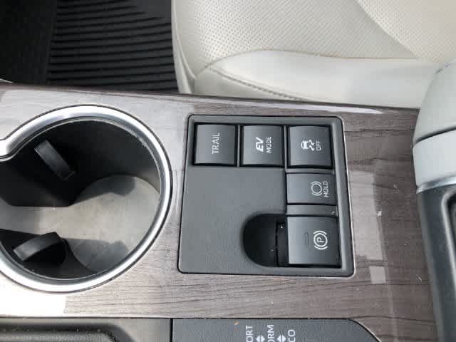 Used 2023 Toyota Highlander Limited AWD/4WD image 36