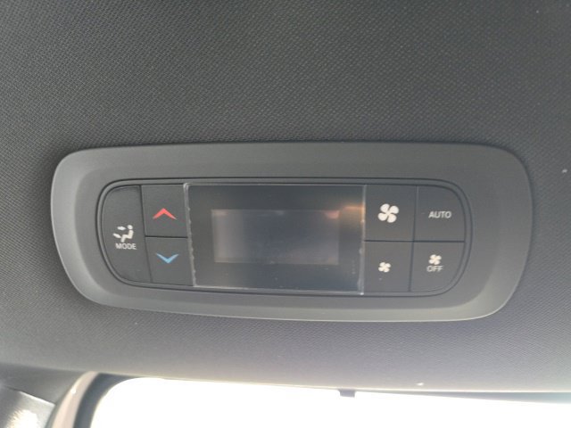 New 2027 Chrysler Pacifica Select AWD/4WD image 30