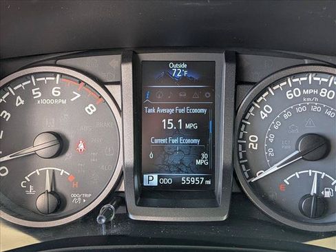 Used 2018 Toyota Tacoma TRD Off-Road AWD/4WD image 11