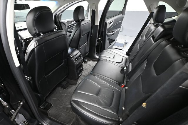 Used 2016 Ford Edge Titanium w/ Technology Package AWD/4WD image 28