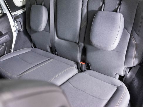 Used 2024 Jeep Wrangler Unlimited image 30