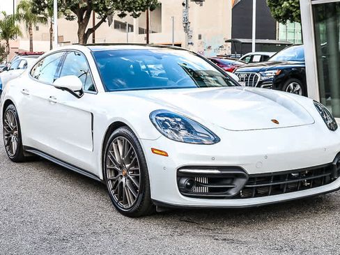 Used 2023 Porsche Panamera Platinum Edition image 3
