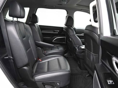 Used 2022 Kia Telluride S AWD/4WD image 12