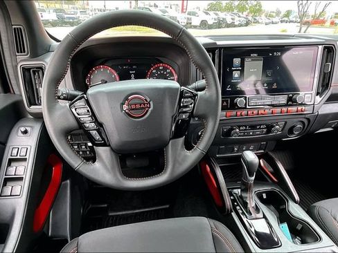Certified 2025 Nissan Frontier PRO-4X w/ Interior Protection Package image 8