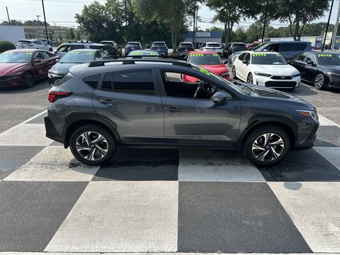 Used 2024 Subaru Crosstrek 2.0i Premium AWD/4WD image 3