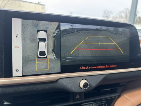 Used 2025 Toyota Crown Limited w/ Advanced Technology Package image 26