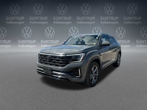 Used 2024 Volkswagen Atlas Cross Sport SEL R-Line AWD/4WD image 32