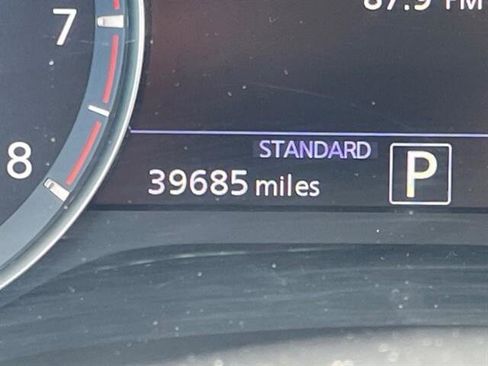 Used 2022 INFINITI QX50 Sensory image 21