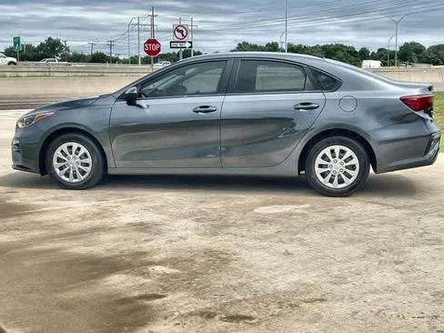 Used 2020 Kia Forte Sedan FWD image 4