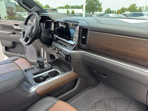 Used 2023 Chevrolet Silverado 1500 High Country w/ High Country Premium Package image 37