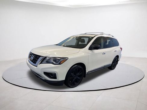 Used 2017 Nissan Pathfinder Platinum w/ Midnight Edition Package image 3