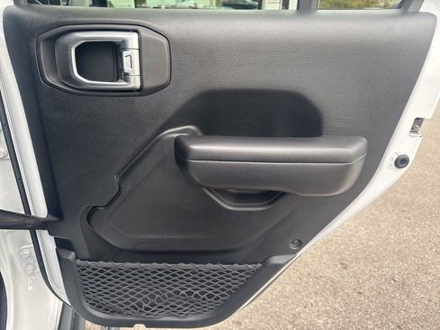 Used 2020 Jeep Wrangler Unlimited Rubicon image 39