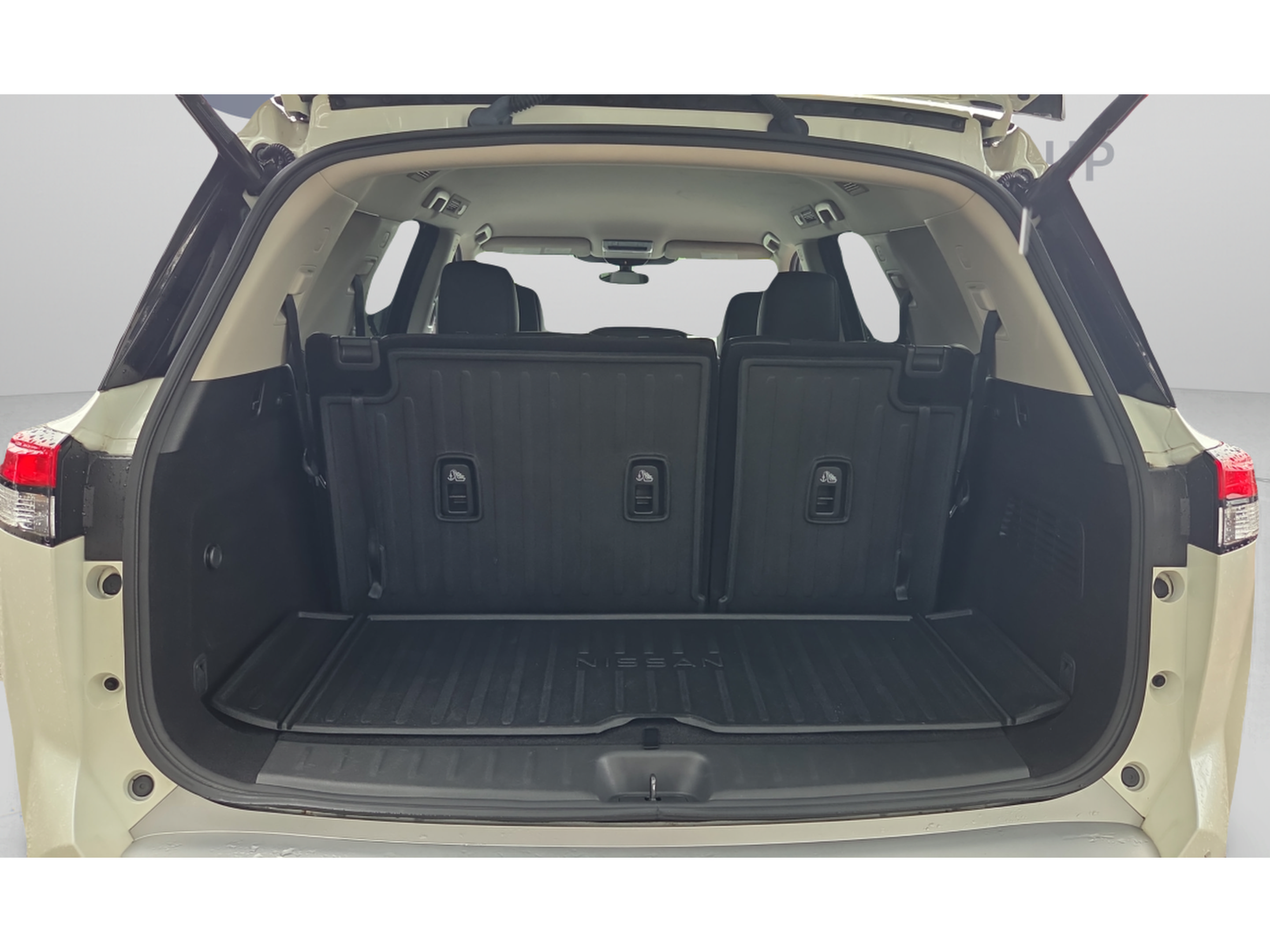 Used 2024 Nissan Pathfinder SL w/ Cargo Package FWD image 14