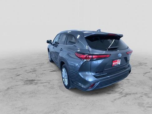Used 2021 Toyota Highlander Limited image 7