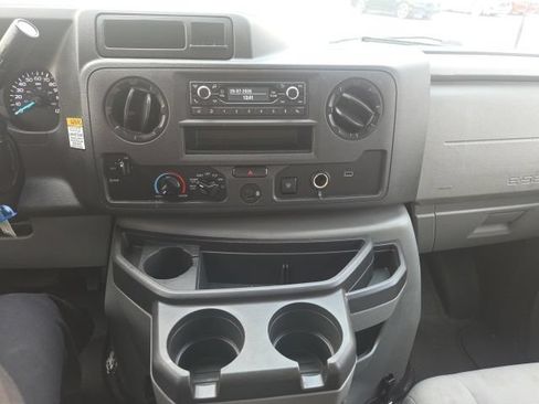 Used 2023 Ford E-450 and Econoline 450 Super Duty RWD image 26