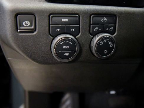 Used 2025 Chevrolet Silverado 1500 LT image 18