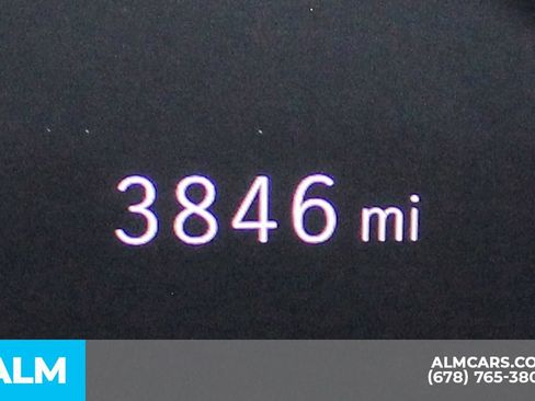 Used 2025 Mercedes-Benz GLC 350e 4MATIC image 38