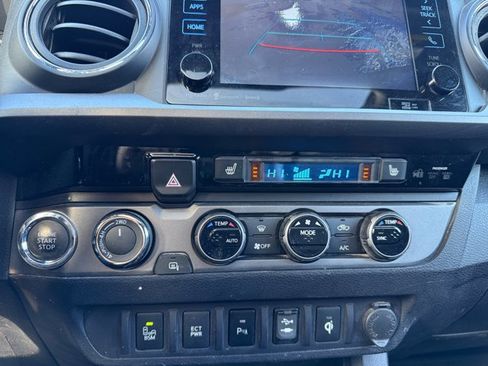 Used 2017 Toyota Tacoma TRD Off-Road image 20