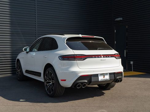 New 2026 Porsche Macan image 3