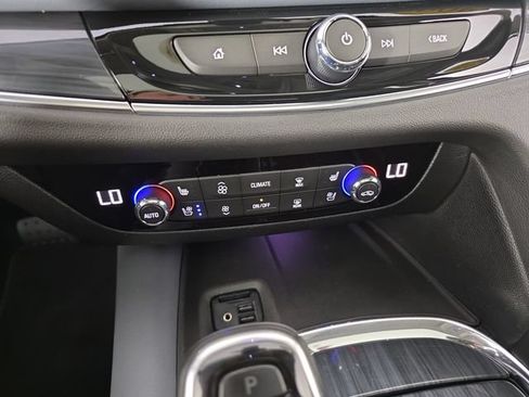 Used 2020 Buick Enclave Premium w/ Sun and Sites Package FWD image 24