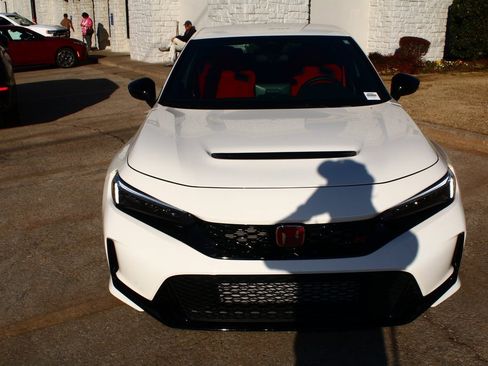 Used 2025 Honda Civic Type R image 4