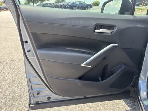 Used 2025 Toyota Corolla Cross XLE w/ Convenience Package FWD image 11