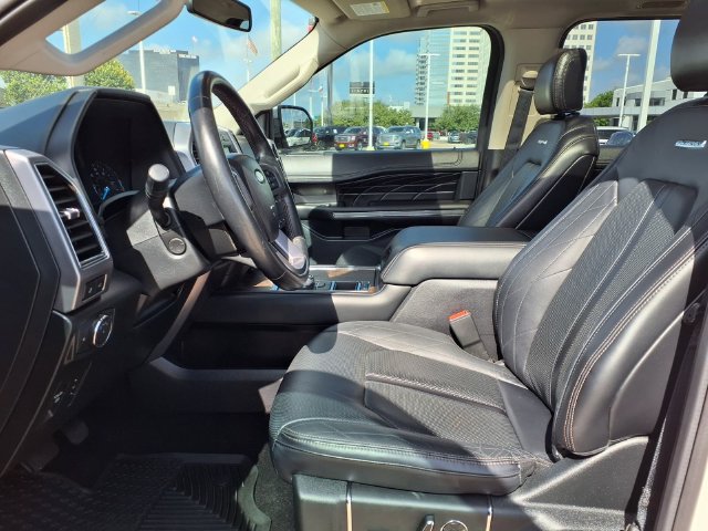 Used 2019 Ford Expedition Platinum RWD image 3