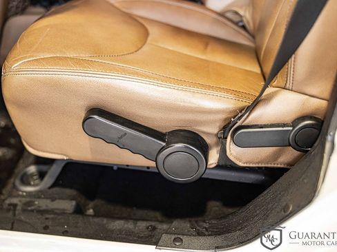 Used 2015 Jeep Wrangler Unlimited Sahara image 19