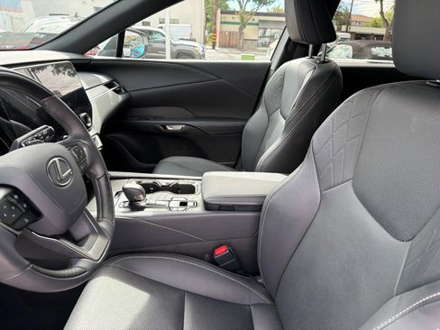 Used 2025 Lexus RX 350 w/ Convenience Package AWD/4WD image 7