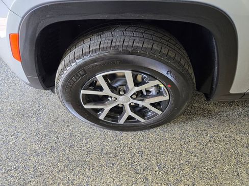 New 2025 Jeep Grand Cherokee L Limited w/ Trailer Tow Package image 30