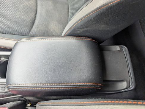 Used 2017 Subaru Crosstrek 2.0i Premium AWD/4WD image 27