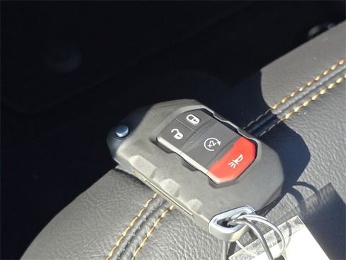 New 2025 Jeep Gladiator Sport image 13