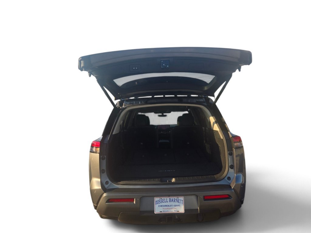 Used 2026 Nissan Pathfinder SL w/ SL Premium Package FWD image 5