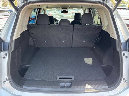 Used 2025 Nissan Rogue SV FWD image 32