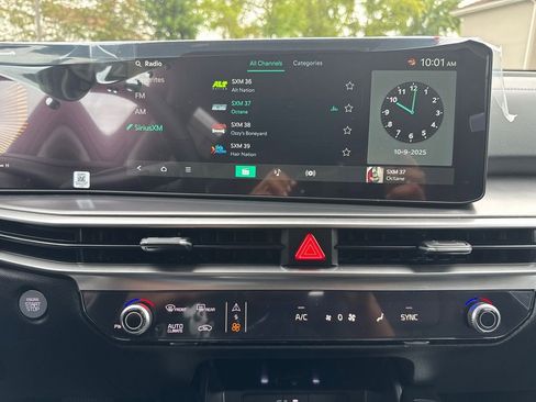 New 2026 Kia Sorento S FWD image 28