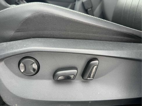 Certified 2024 Volkswagen Tiguan SE image 23