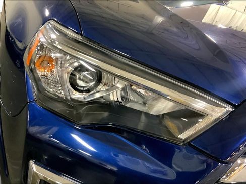 Used 2022 Toyota 4Runner Limited AWD/4WD image 28