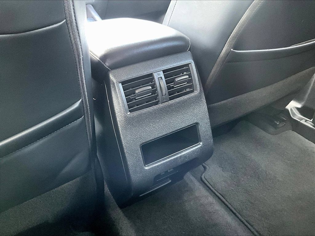 Used 2024 Mitsubishi Outlander SE AWD/4WD image 13