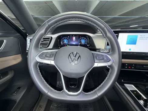 Used 2026 Volkswagen Atlas Cross Sport SE FWD image 15
