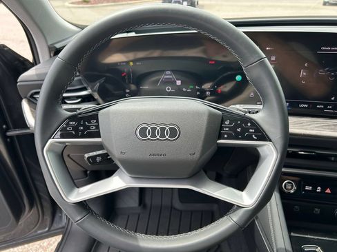 Used 2025 Audi Q5 Premium Plus w/ Premium Plus AWD/4WD image 24