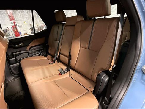 Used 2025 Toyota 4Runner Limited AWD/4WD image 21