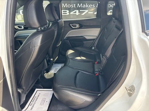 Used 2024 Jeep Compass Limited image 22