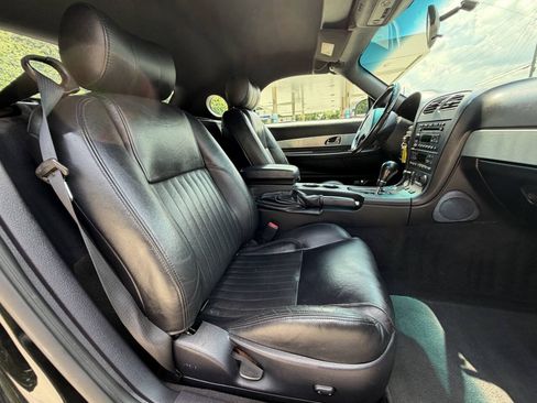 Used 2004 Ford Thunderbird RWD image 7
