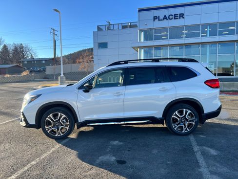 New 2026 Subaru Ascent Limited image 2