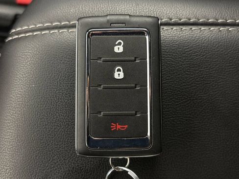 Used 2025 Jeep Grand Cherokee L Laredo RWD image 27