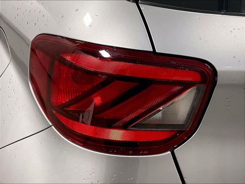 Used 2023 Hyundai Venue SEL image 34